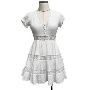 Polly Womens Size 4 White Short Sleeve Floral Trim Dress